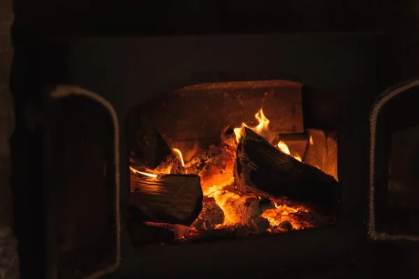 Lire la suite à propos de l’article Arrêté préfectoral concernant la réduction de la pollution atmosphérique par le chauffage au bois !